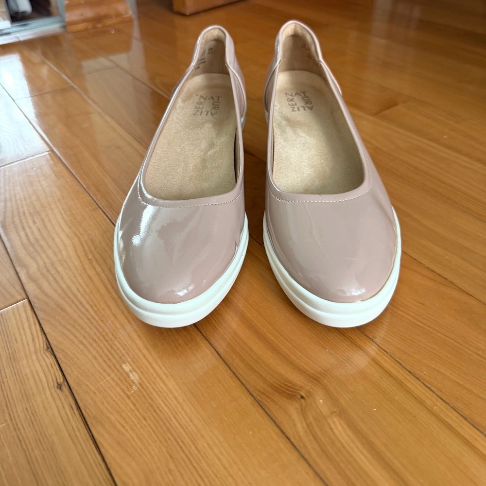 Naturalizer Nude Patent Wedge Comfort Pumps – Size US 9.5W NWOT